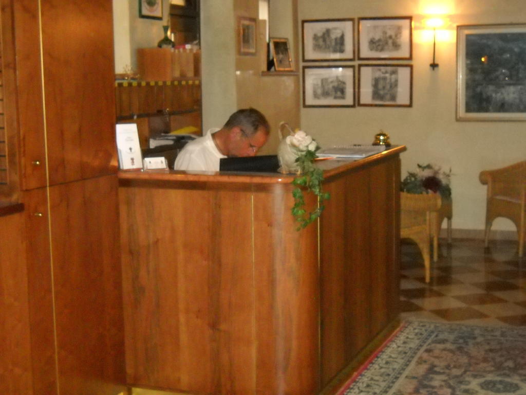 Hotel Faccioli Valeggio sul Mincio Luaran gambar