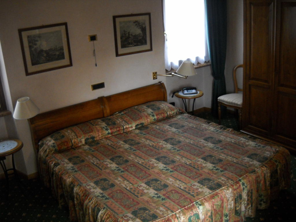 Hotel Faccioli Valeggio sul Mincio Bilik gambar