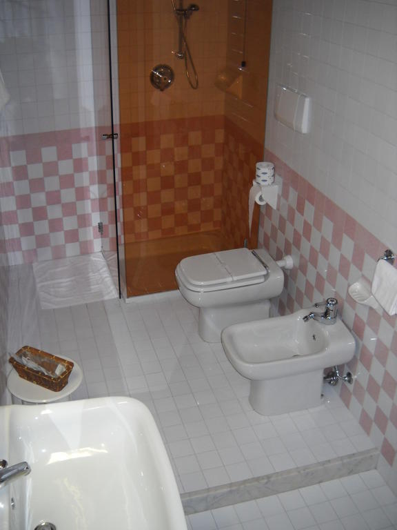 Hotel Faccioli Valeggio sul Mincio Bilik gambar