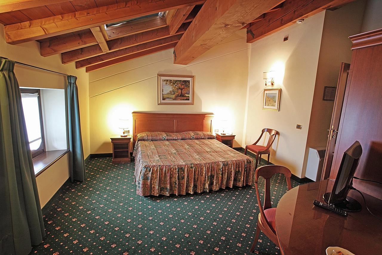 Hotel Faccioli Valeggio sul Mincio Luaran gambar
