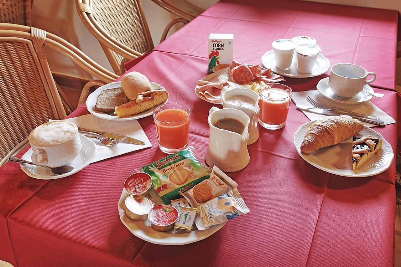 Hotel Faccioli Valeggio sul Mincio Luaran gambar